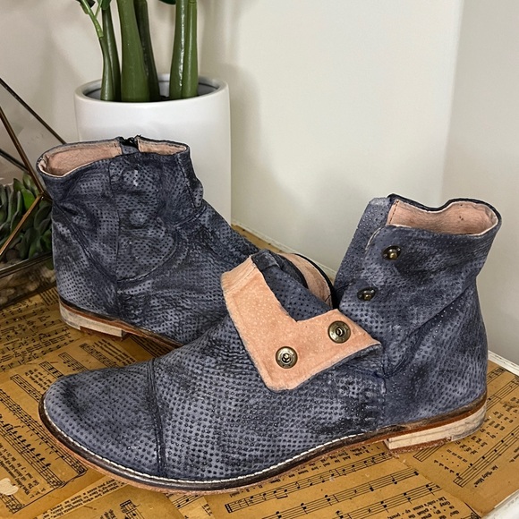 Free People Shoes - Free People Navy Perforated Leather Snap Button Zip Ankle Booties 40